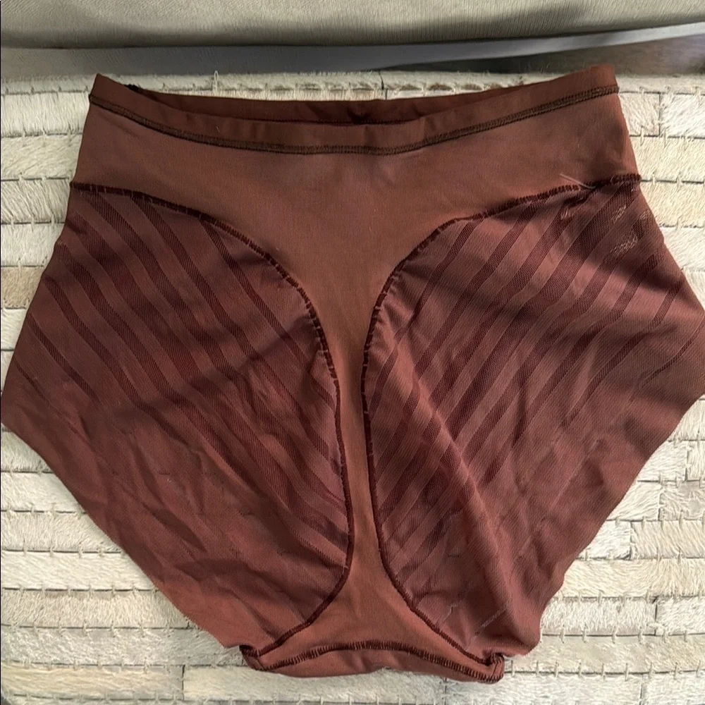 Brown High-Waisted Shapewear - Picture 3 of 4